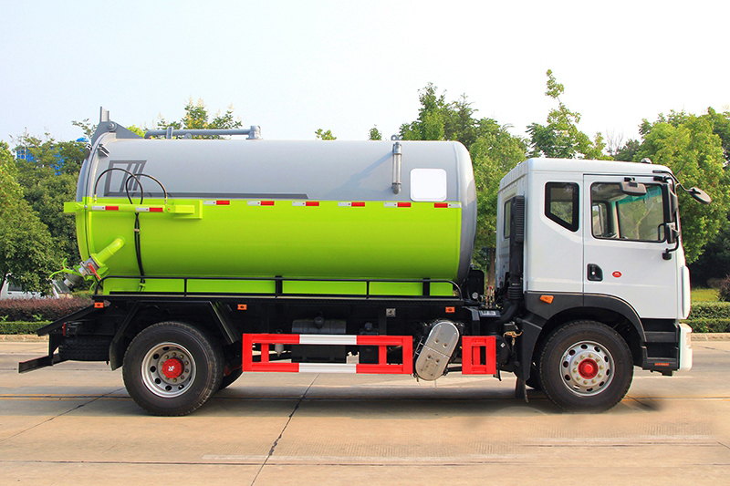 国六东风D9 10-12方 吸污车